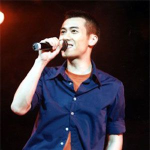 梁汉文歌曲:深蓝歌词