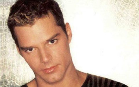 Ricky Martin歌曲:bella(she s all i ever had)歌词