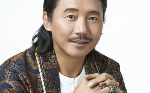 容中尔甲歌曲:格萨尔王歌词