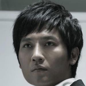阿木歌曲:爱在现实面前歌词