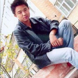 笑东歌曲:爱你伤了自己歌词