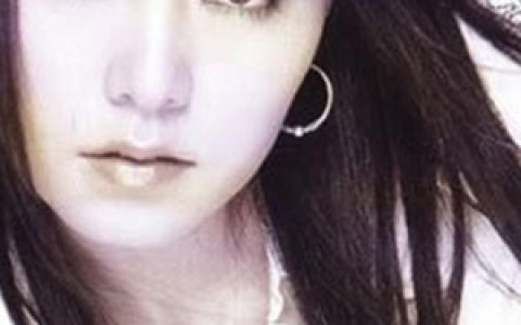 俞静歌曲:红豆红歌词
