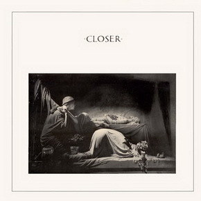 Joy Division歌曲:Atrocity exhibition歌词