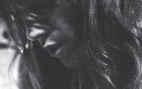 Charlotte Gainsbourg歌曲:the operation歌词