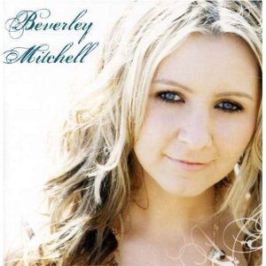 Beverley Mitchell歌曲:black is black歌词
