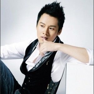 徐子崴歌曲:围城歌词