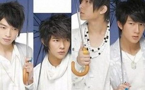 飞轮海歌曲:Heart nest～新しい巣 (Instrumental)歌词