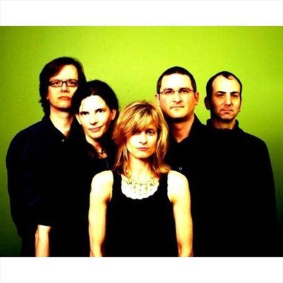The Vivs歌曲:Falling Off The Wagon (Onto You)歌词