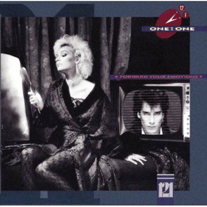 One To One歌曲:Love is blind歌词