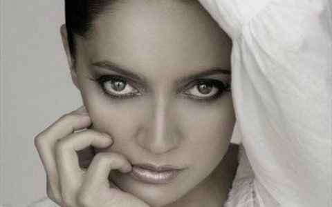 Lucie Bila歌曲:Zkus Mi Psát歌词