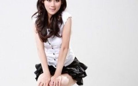 杭娇歌曲:别再对我说你爱我歌词