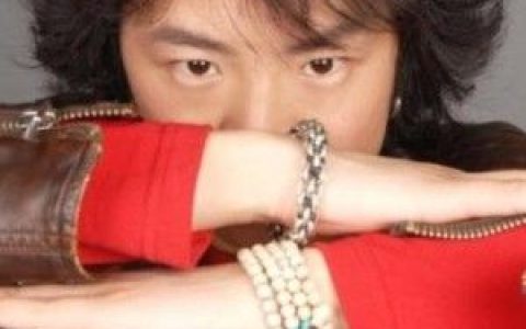 云丹久美歌曲:水中月亮歌词