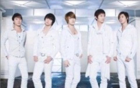 东方神起歌曲:Take Your Hands (Less vocal)歌词