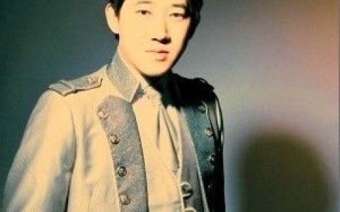 铁头歌曲:萤火虫在飞舞歌词