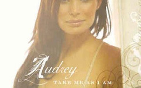 Audrey De Montigny歌曲:Blue歌词