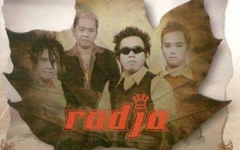 Radja(拉惹)歌曲:CM (1 4 Me 1 4 U)歌词