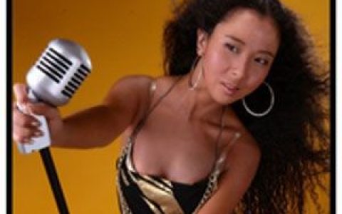 吴越歌曲:我们谁都不是谁的歌词